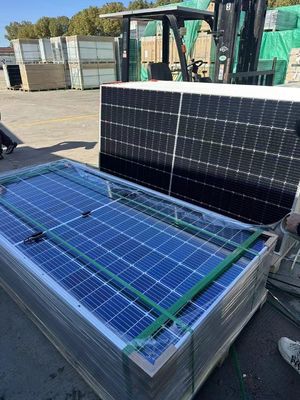 600-625W panneau solaire à demi-cellule et type PERC JA pour 2024 projet distribué à moindre coût